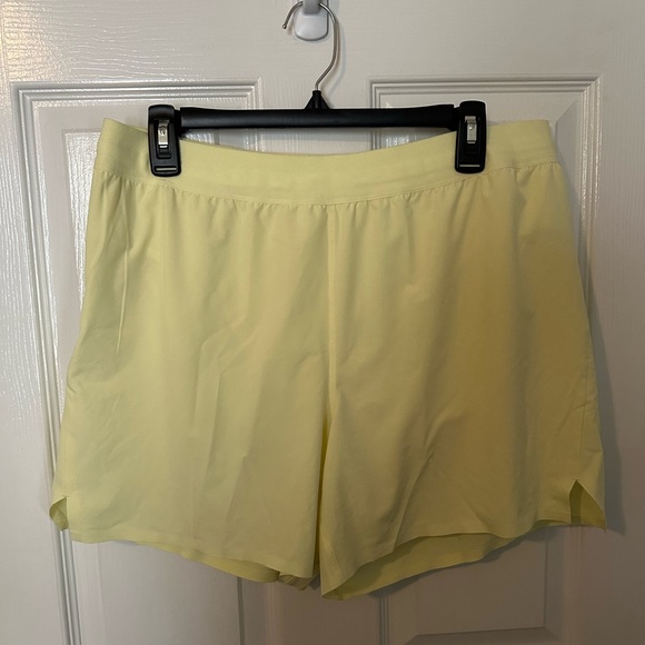 Men’s All In Motion Shorts - Picture 2 of 2